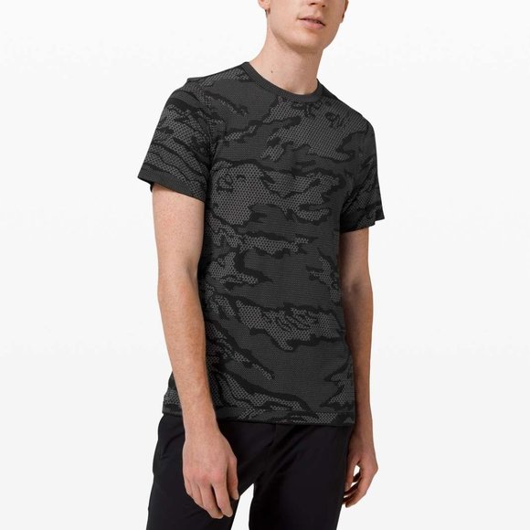 Lululemon Metal Vent Breathe Large Gray Camo Short Sleeve *Chicago - Large - Picture 6 of 11